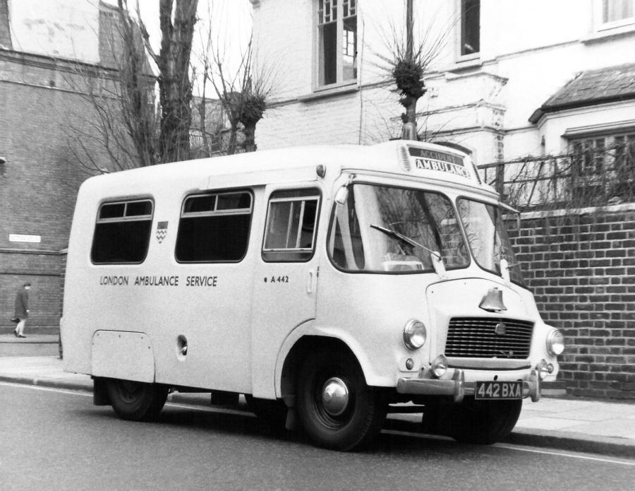  Austin LD Wandsworth Ambulance Mk II 1960 года  (фото 1 из 12)